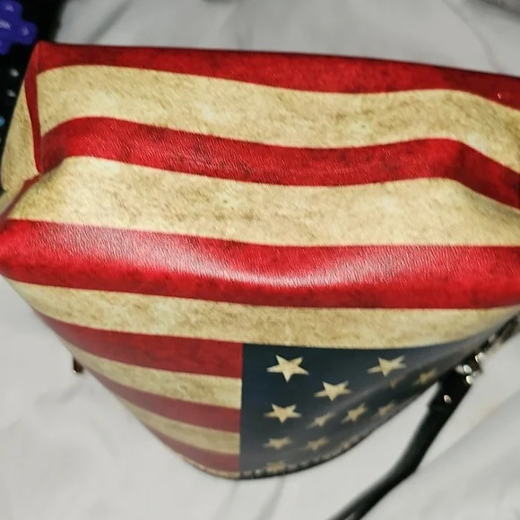 American Flag Wrislet - Picture 3 of 4
